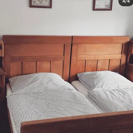 アパート U Nas *